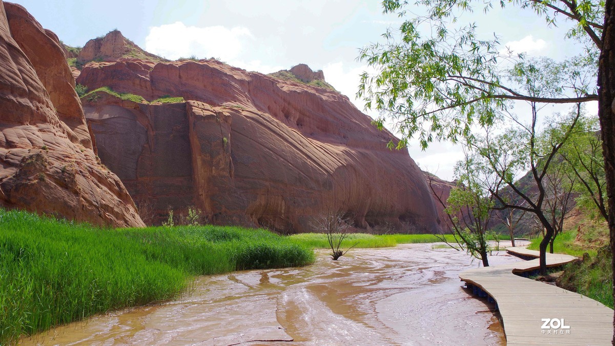 秦晋游--靖边龙洲丹霞地貌--波浪谷【11】进入公园景区