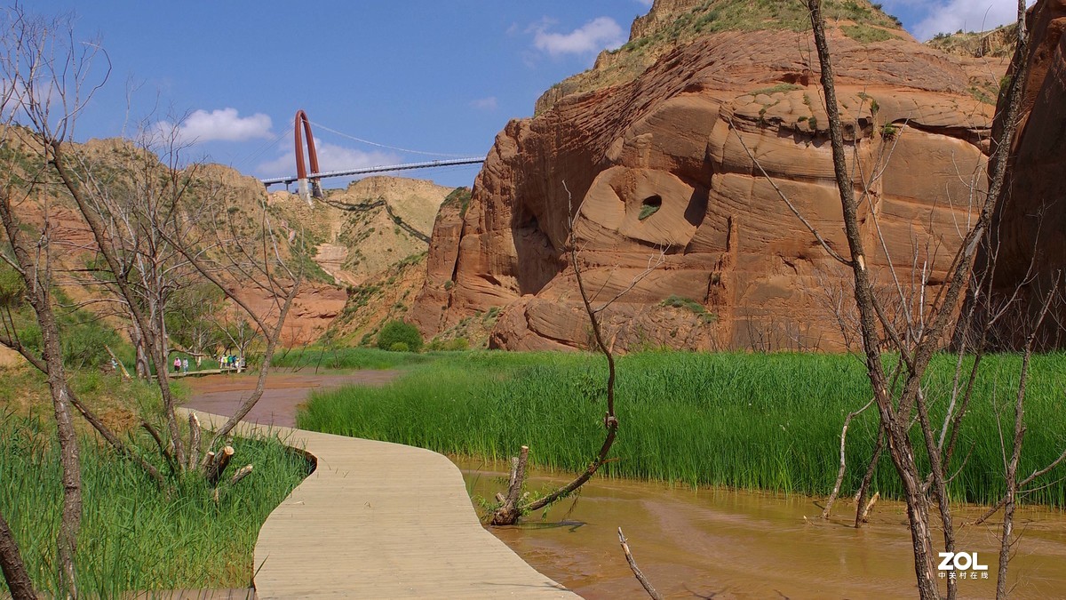 秦晋游--靖边龙洲丹霞地貌--波浪谷【11】进入公园景区