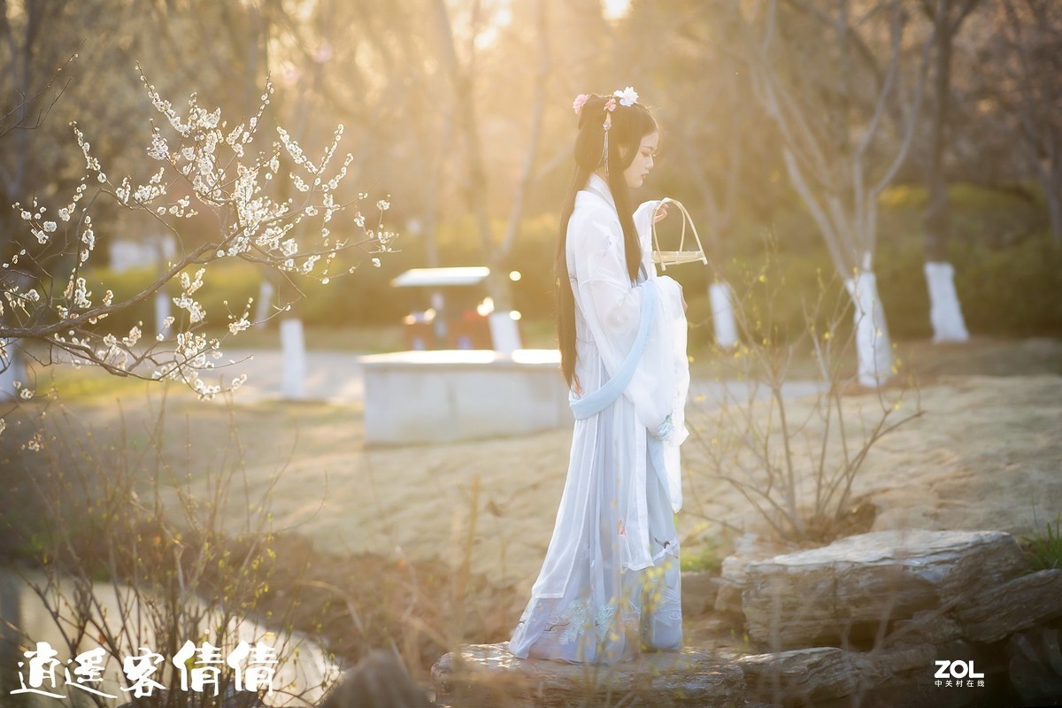 明孝陵梅花山逍遥客汉服人像(倩倩)