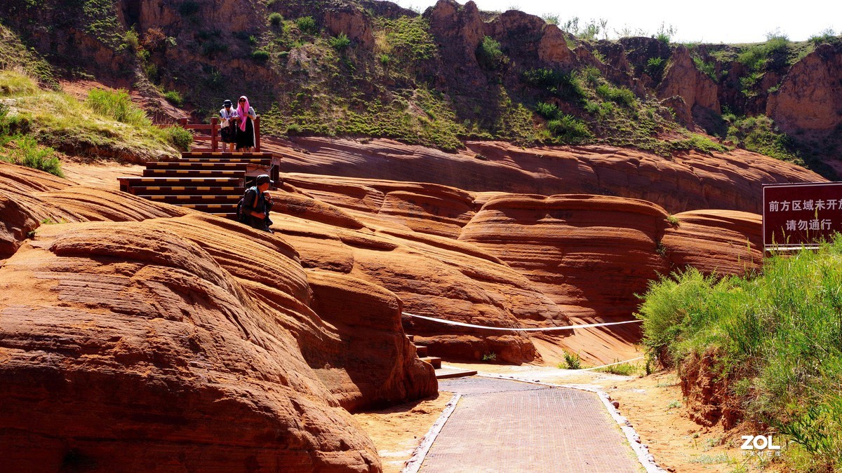 秦晋游--靖边龙洲丹霞地貌--波浪谷【11】进入公园景区