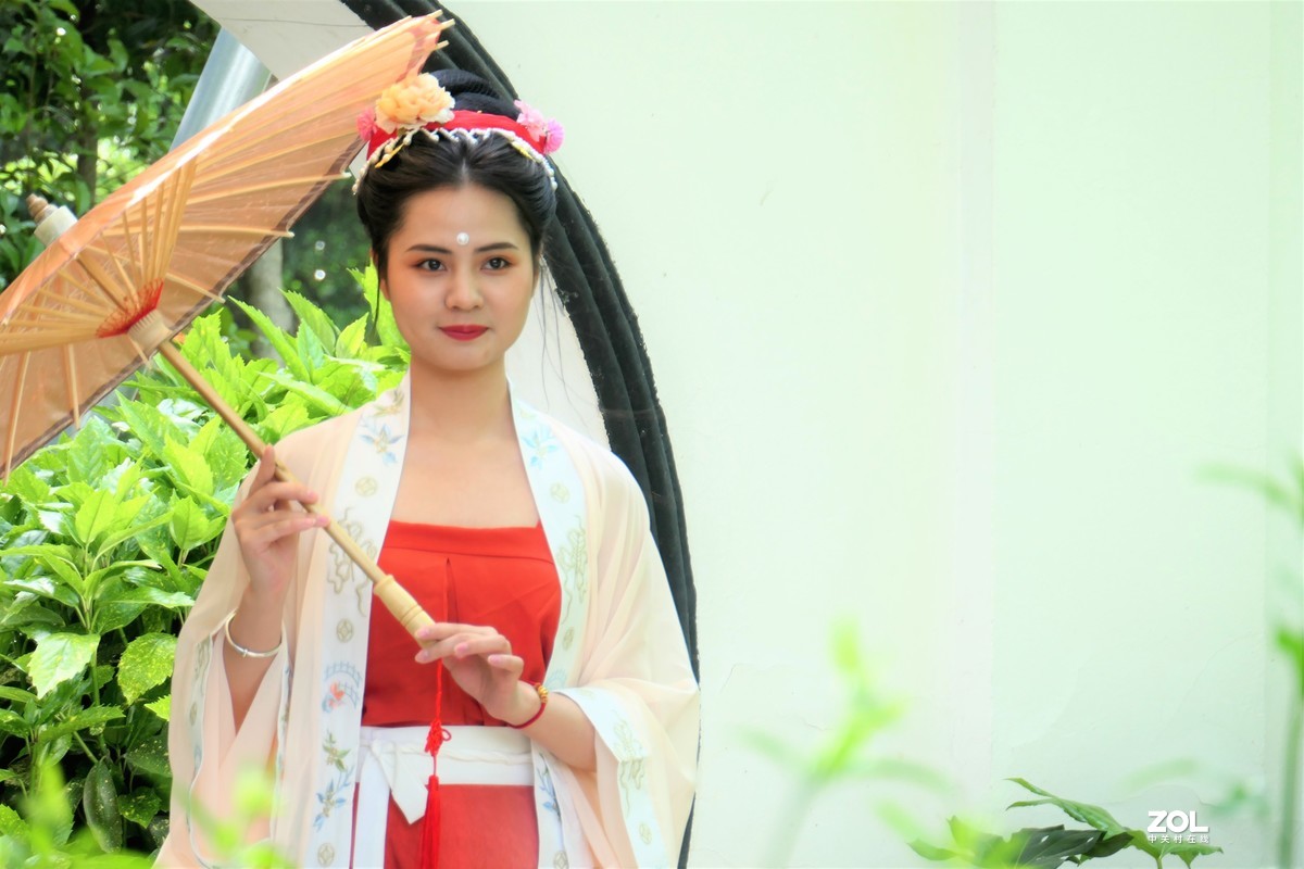 【阳光下的少女】——摄于上海桂林公园