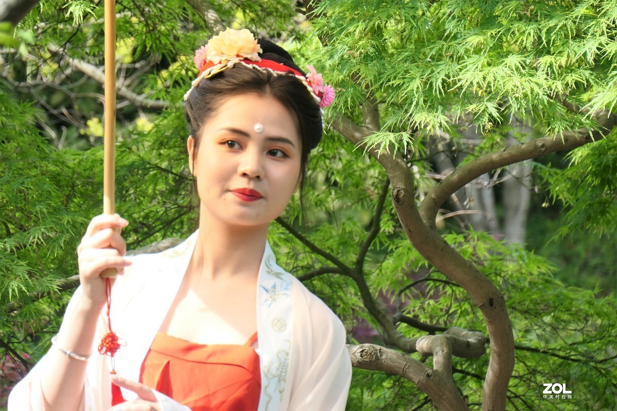 【阳光下的少女】——摄于上海桂林公园