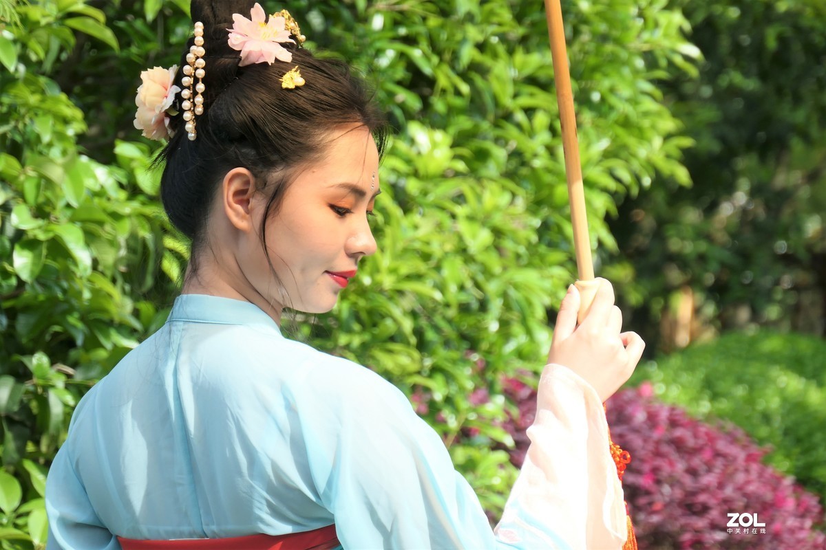 【阳光下的少女】——摄于上海桂林公园