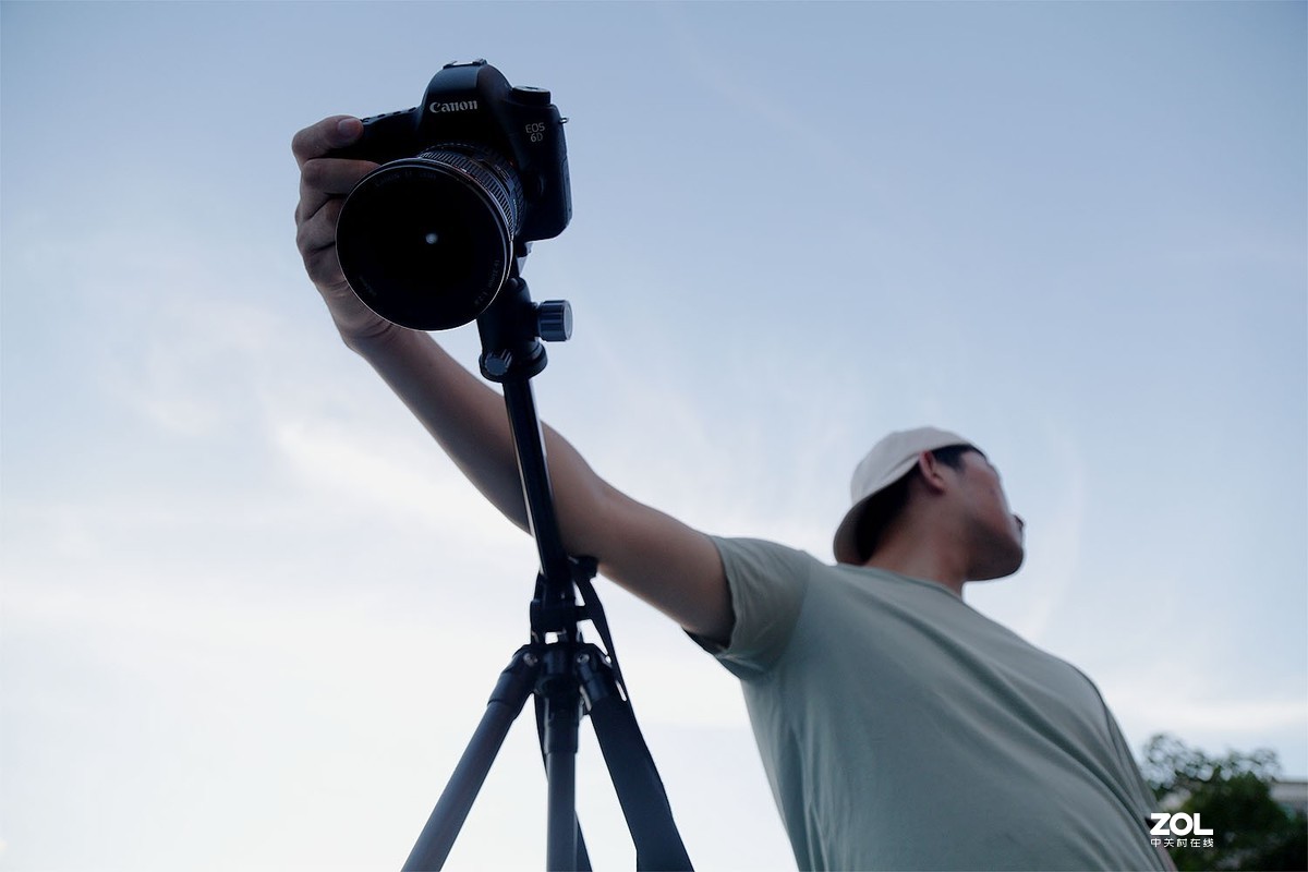 终于找到一款实用好用的横置中轴三脚架了