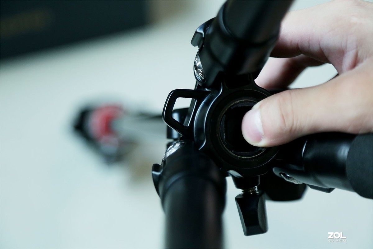 终于找到一款实用好用的横置中轴三脚架了