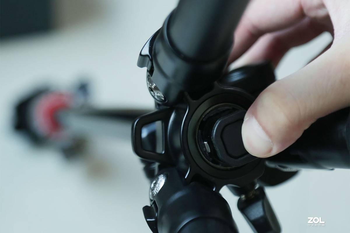 终于找到一款实用好用的横置中轴三脚架了