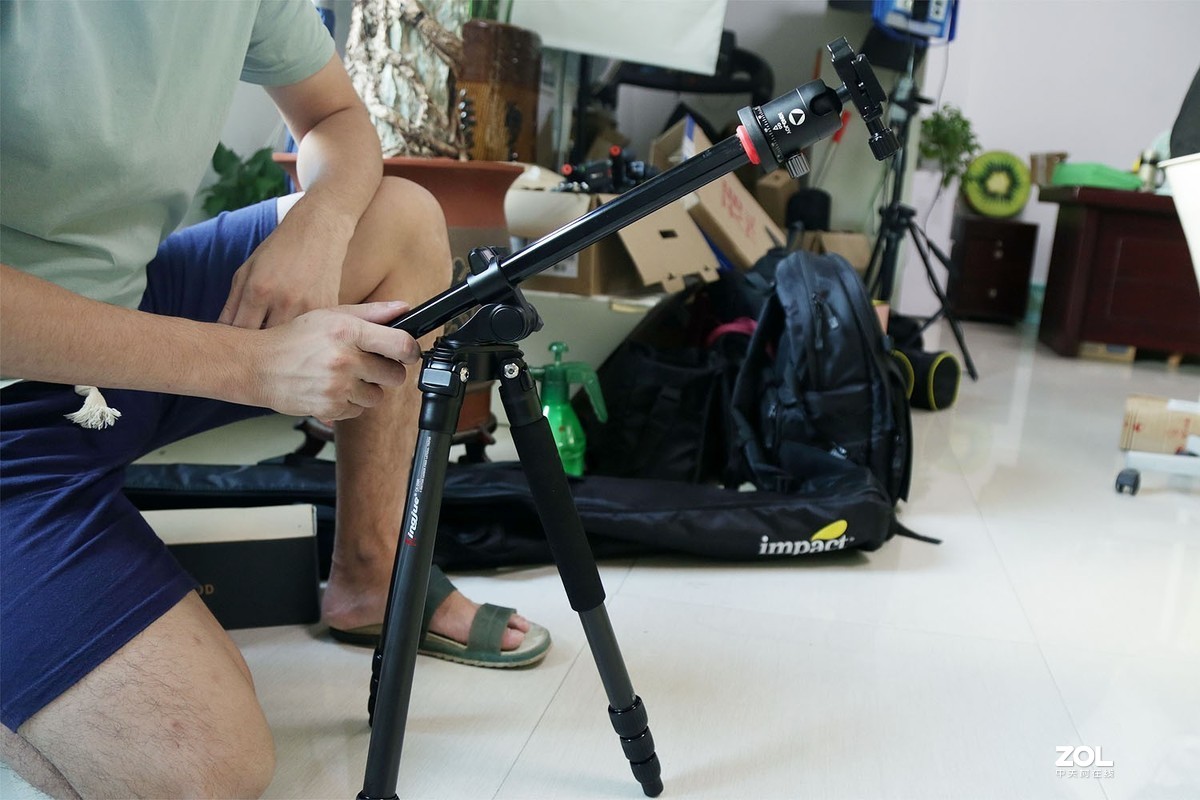 终于找到一款实用好用的横置中轴三脚架了