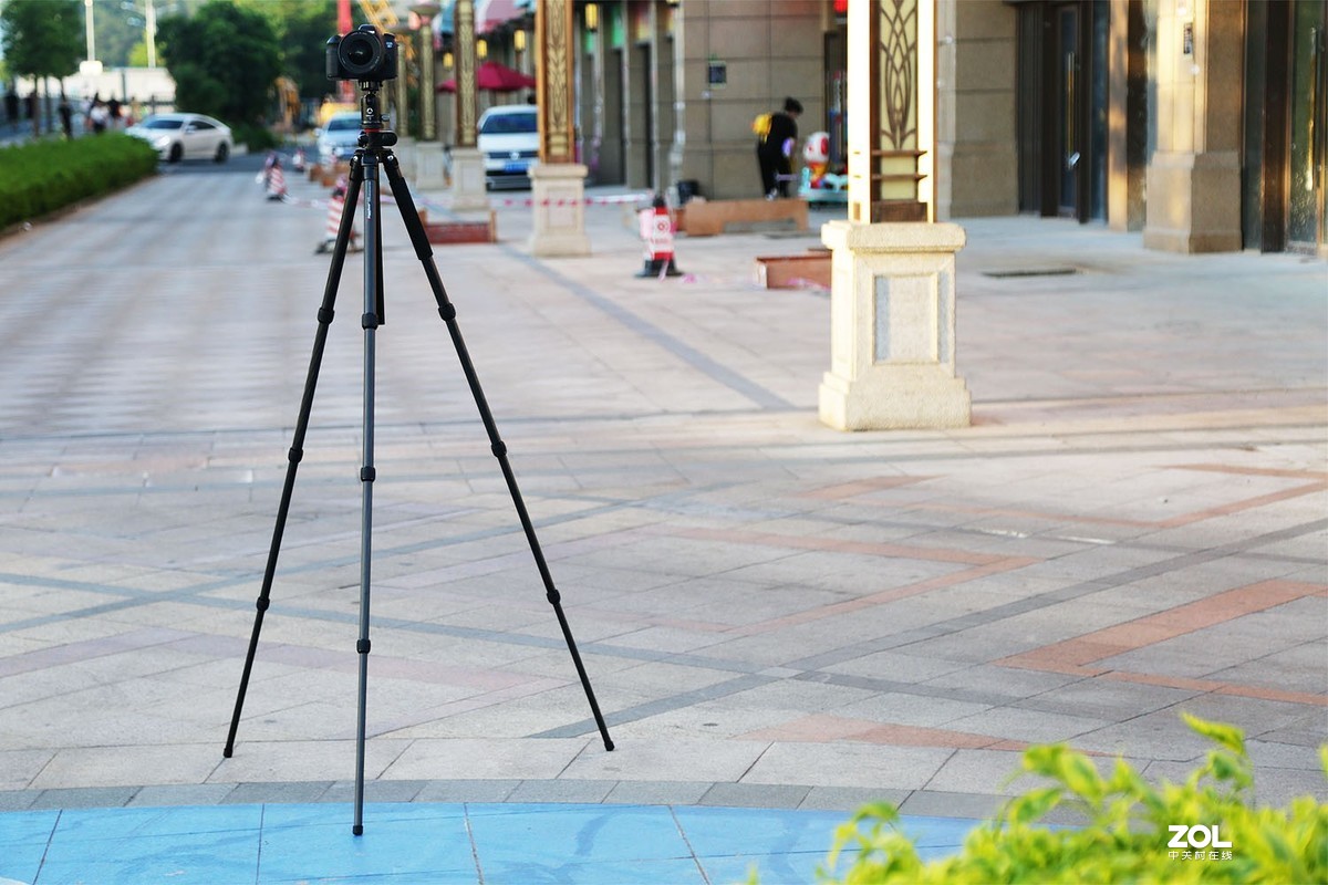 终于找到一款实用好用的横置中轴三脚架了
