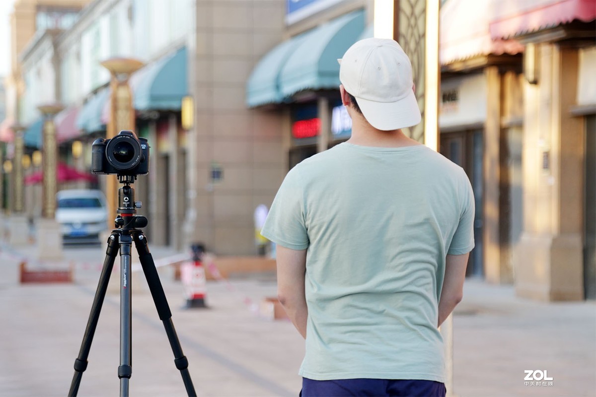 终于找到一款实用好用的横置中轴三脚架了