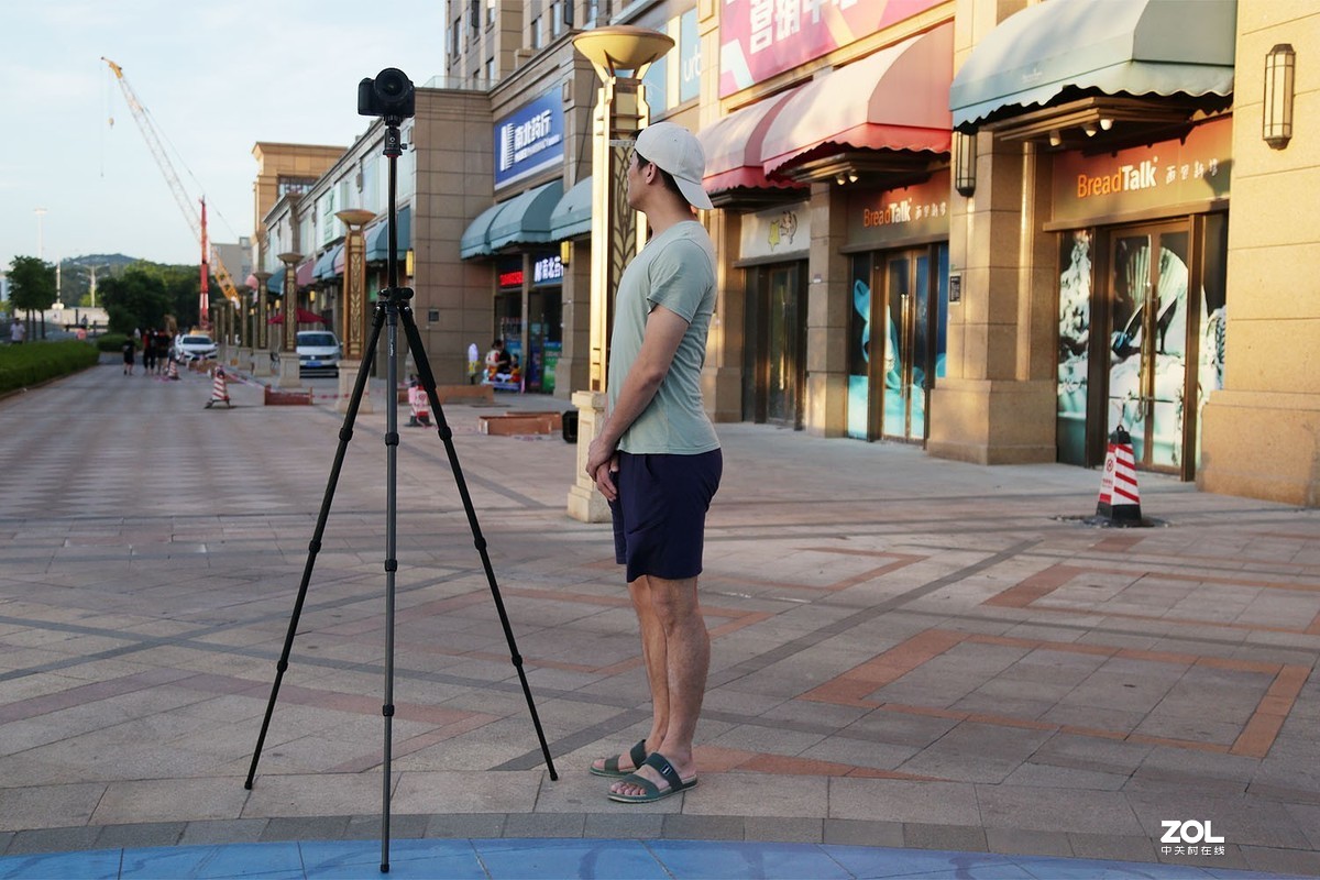 终于找到一款实用好用的横置中轴三脚架了