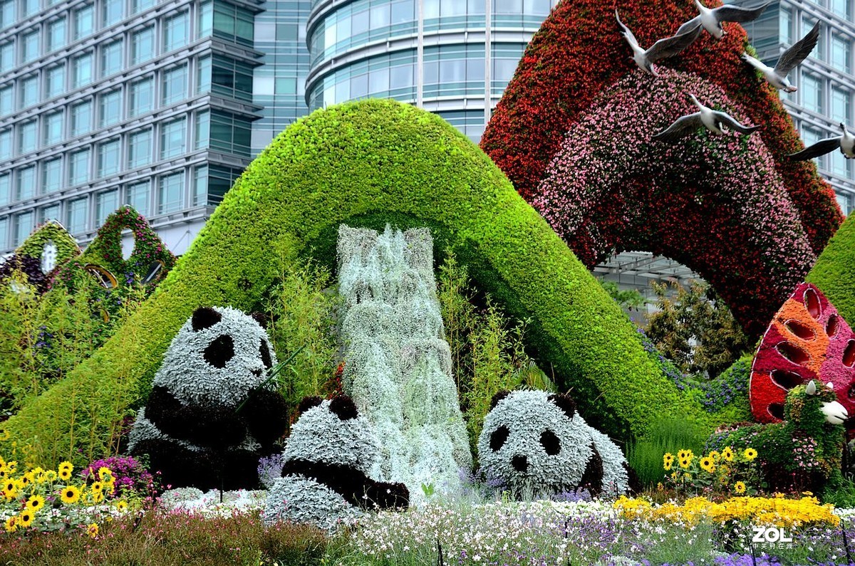 长 安 街 西 单 路 口 花 坛