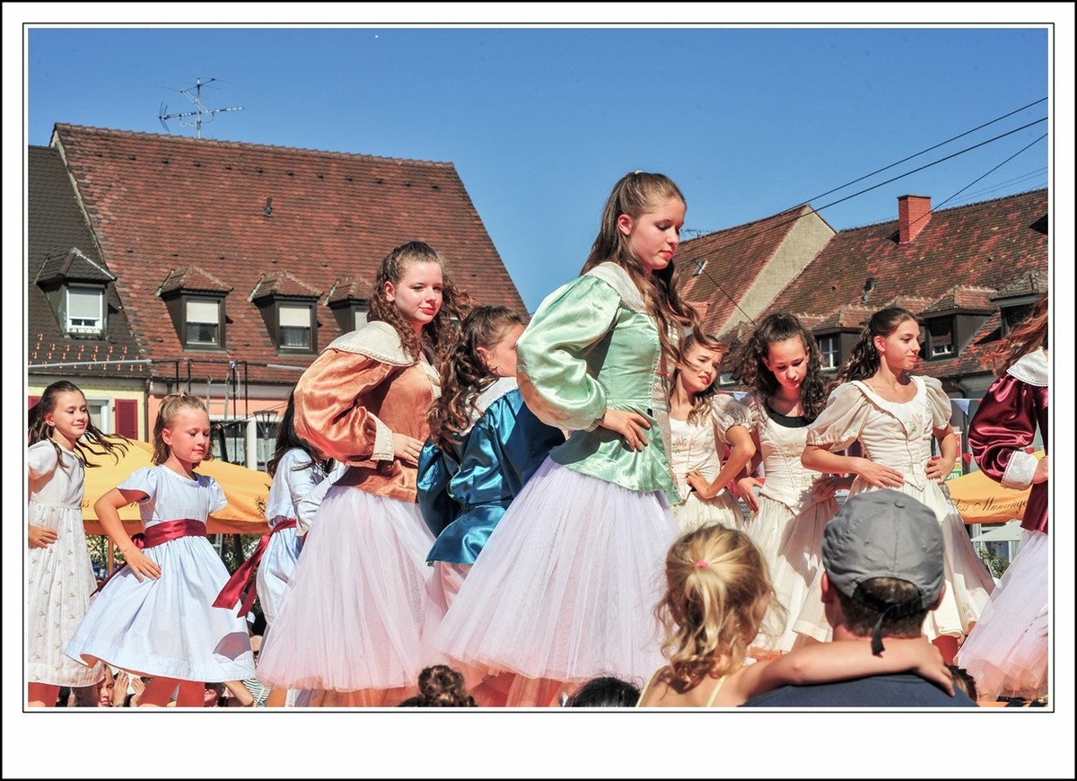 节日中---人物远射秒拍