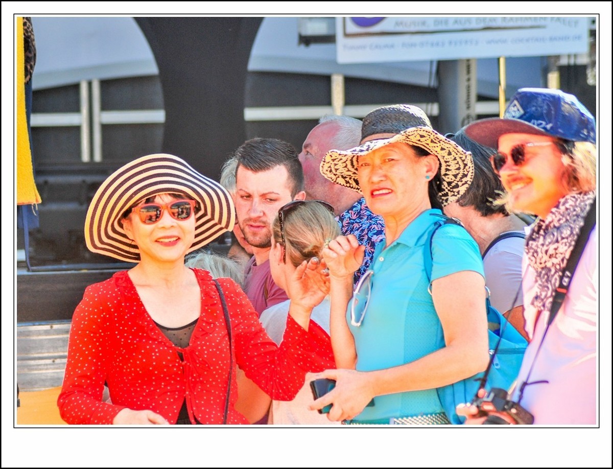 节日中---人物远射秒拍