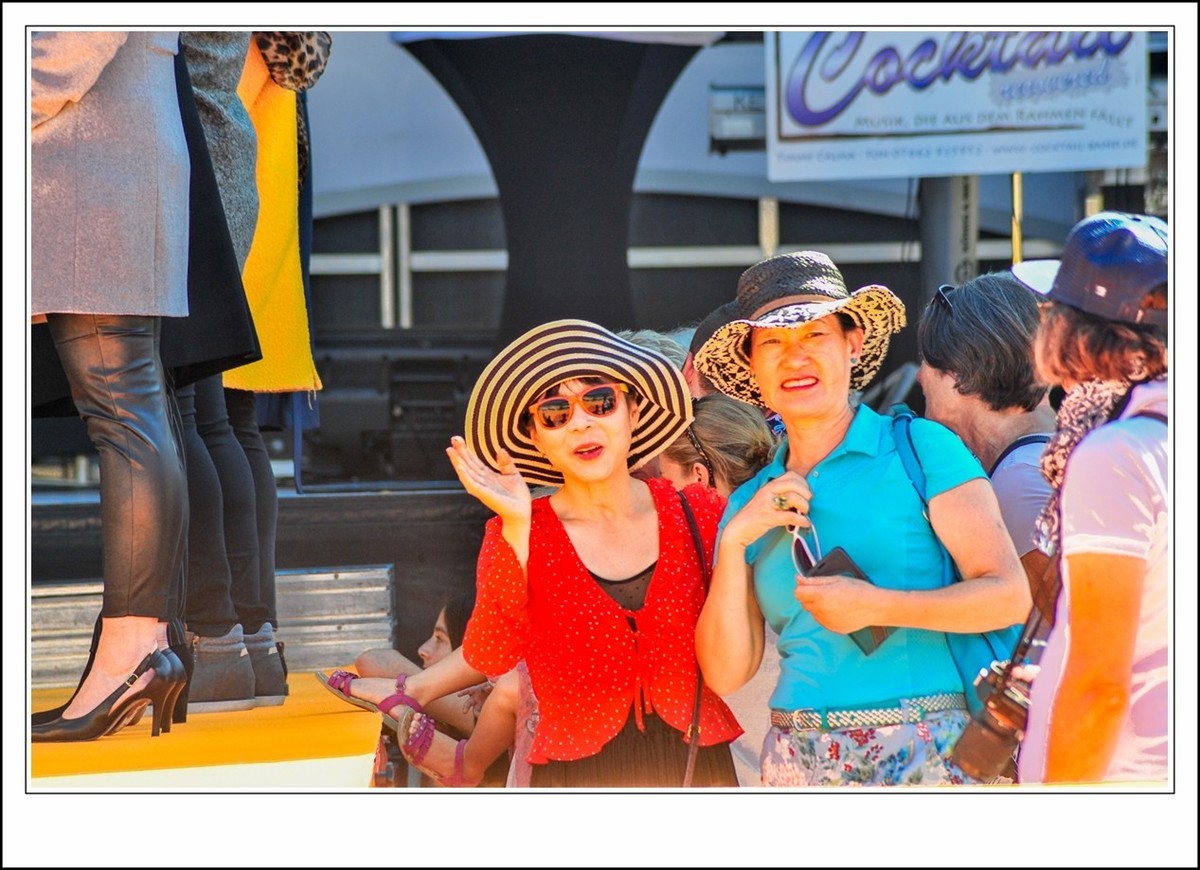 节日中---人物远射秒拍