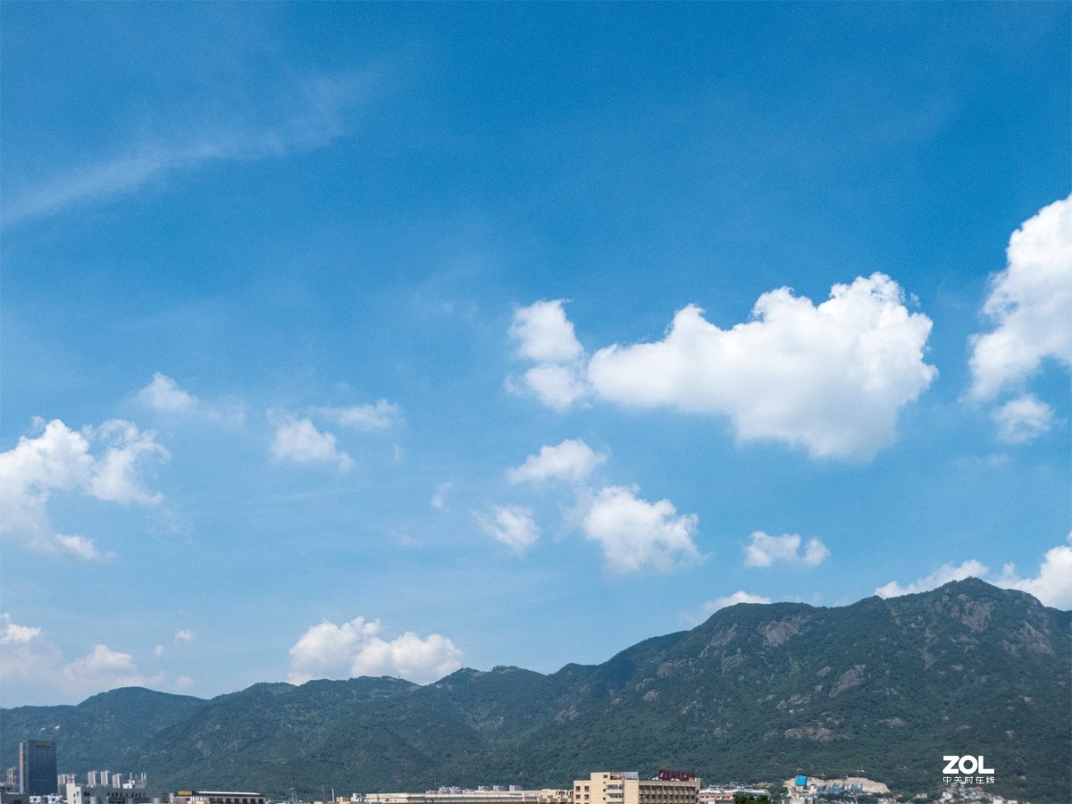 夏天的云、强烈的阳光、不打伞的姑娘。-中关村在线摄影论坛