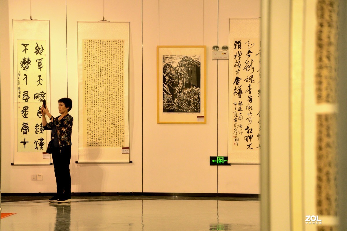 庐州漫记（320）携雨天书画展拜访狂风有痕版主、 伊犁河_d89版主和各位师友双节快乐！