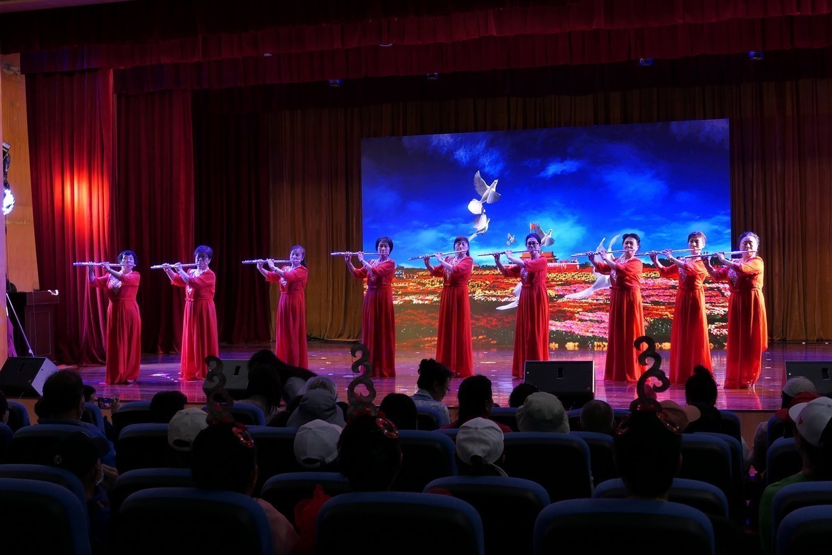 石景山区“唱支山歌给母亲”老街坊文艺汇演 （昨天下午拍摄）——祝母亲节快乐！