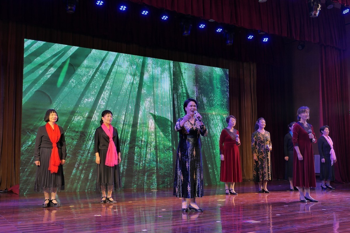 石景山区“唱支山歌给母亲”老街坊文艺汇演 （昨天下午拍摄）——祝母亲节快乐！