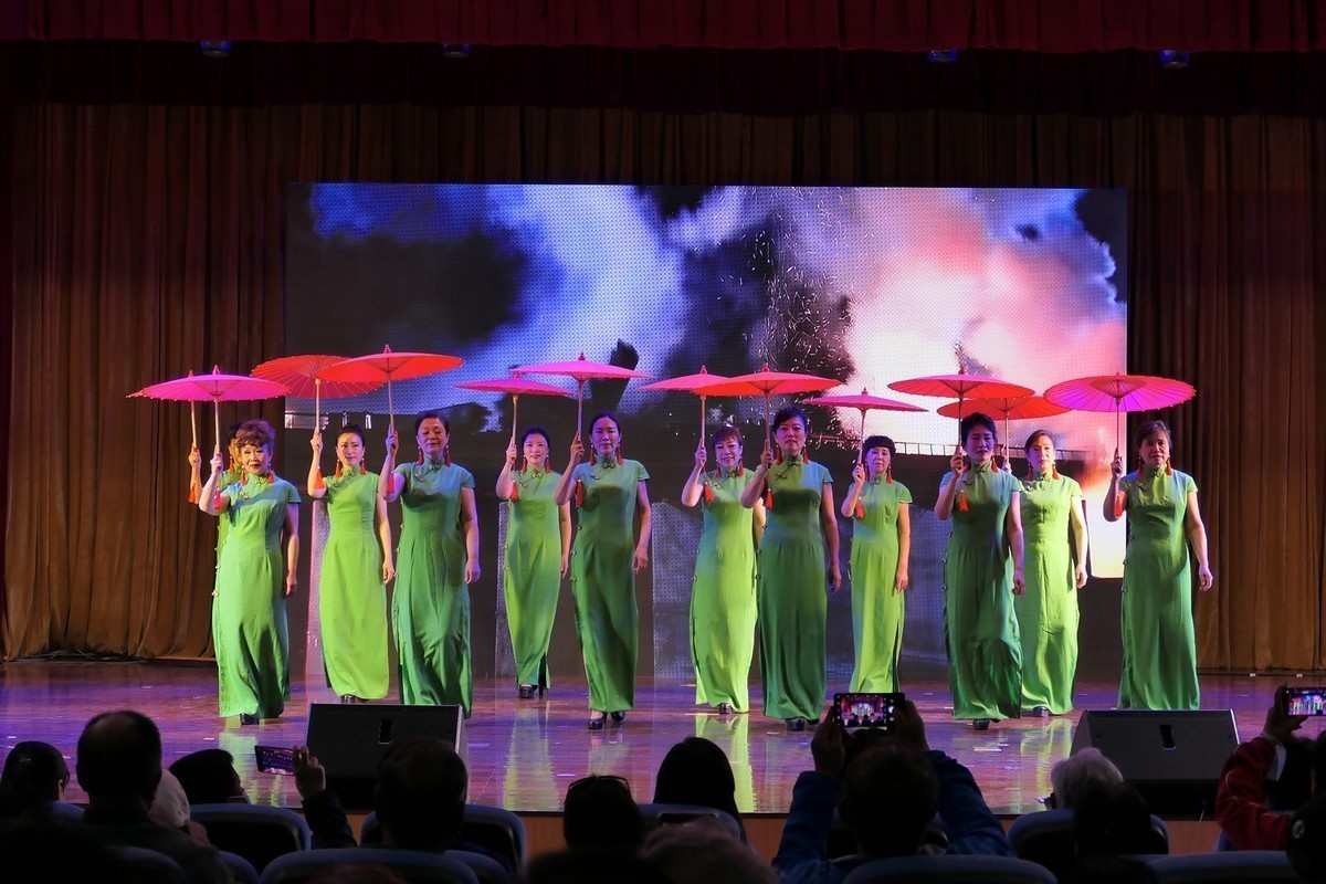 石景山区“唱支山歌给母亲”老街坊文艺汇演 （昨天下午拍摄）——祝母亲节快乐！