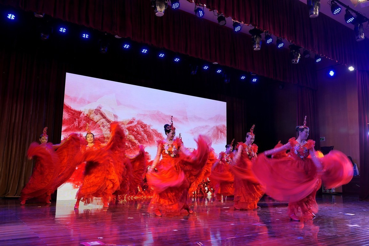 石景山区“唱支山歌给母亲”老街坊文艺汇演 （昨天下午拍摄）——祝母亲节快乐！