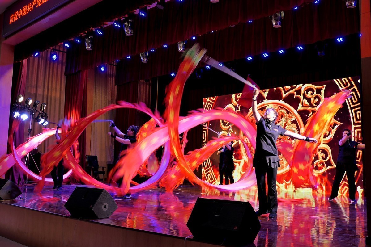 石景山区“唱支山歌给母亲”老街坊文艺汇演 （昨天下午拍摄）——祝母亲节快乐！