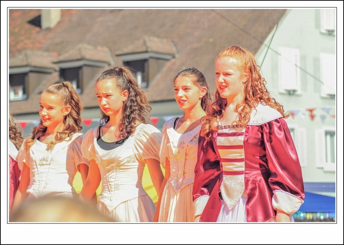 节日中---人物远射秒拍