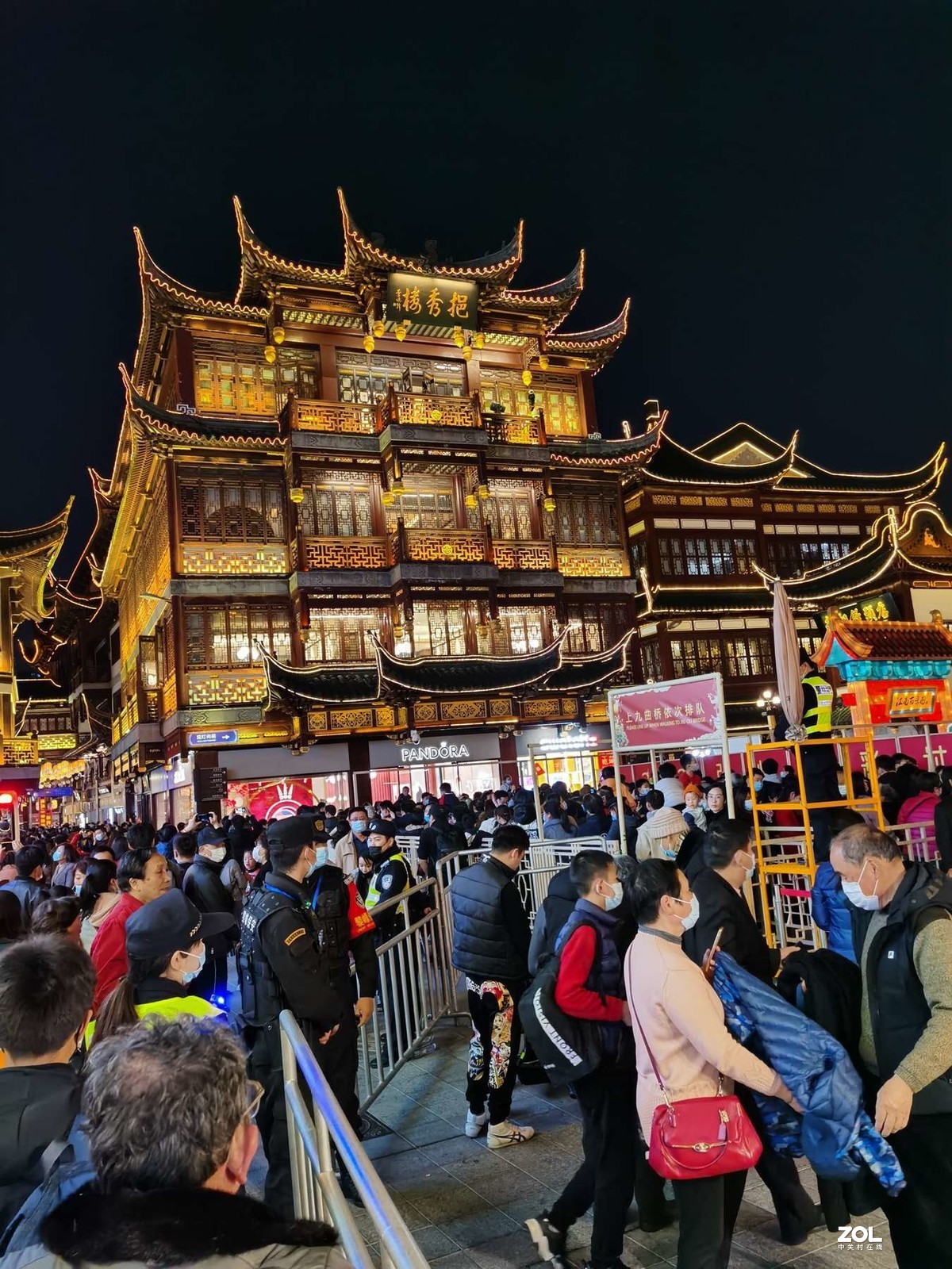 上海城隍庙晚色————手机拍