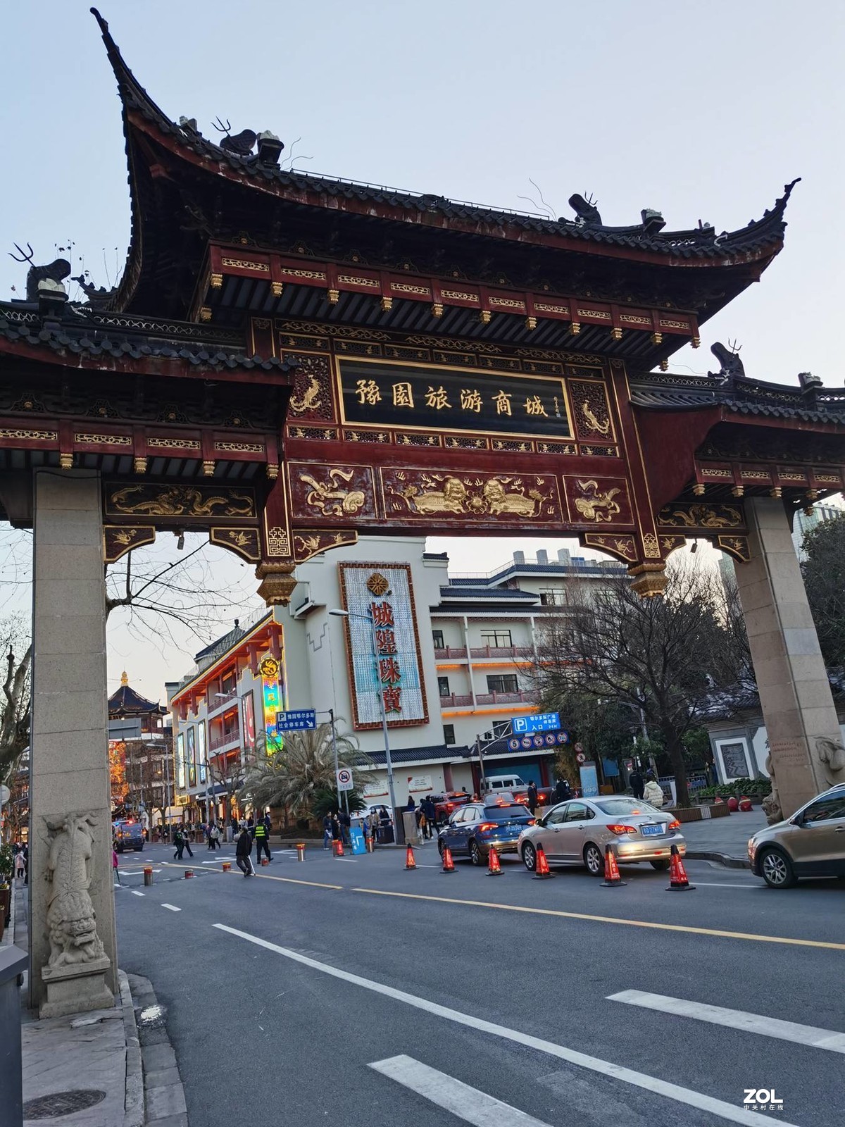 上海城隍庙晚色————手机拍