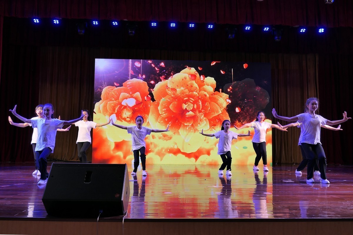 石景山区“唱支山歌给母亲”老街坊文艺汇演 （昨天下午拍摄）——祝母亲节快乐！