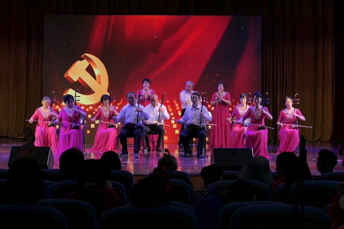 石景山区“唱支山歌给母亲”老街坊文艺汇演 （昨天下午拍摄）——祝母亲节快乐！