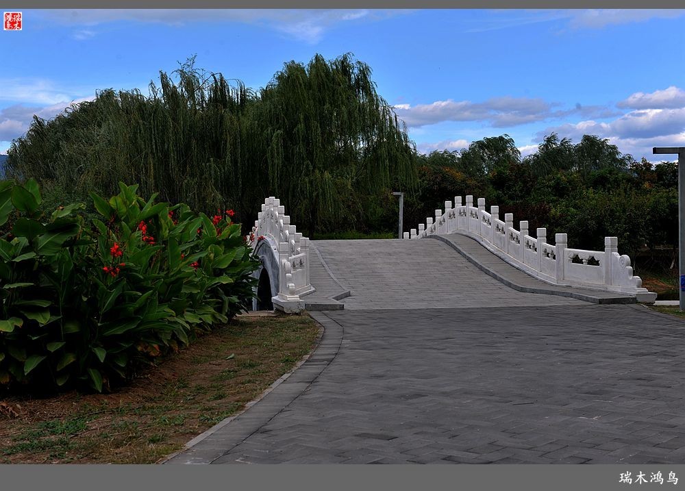 【追寻醉美秋色】64.傍水临风景色美，天光云影共徘徊