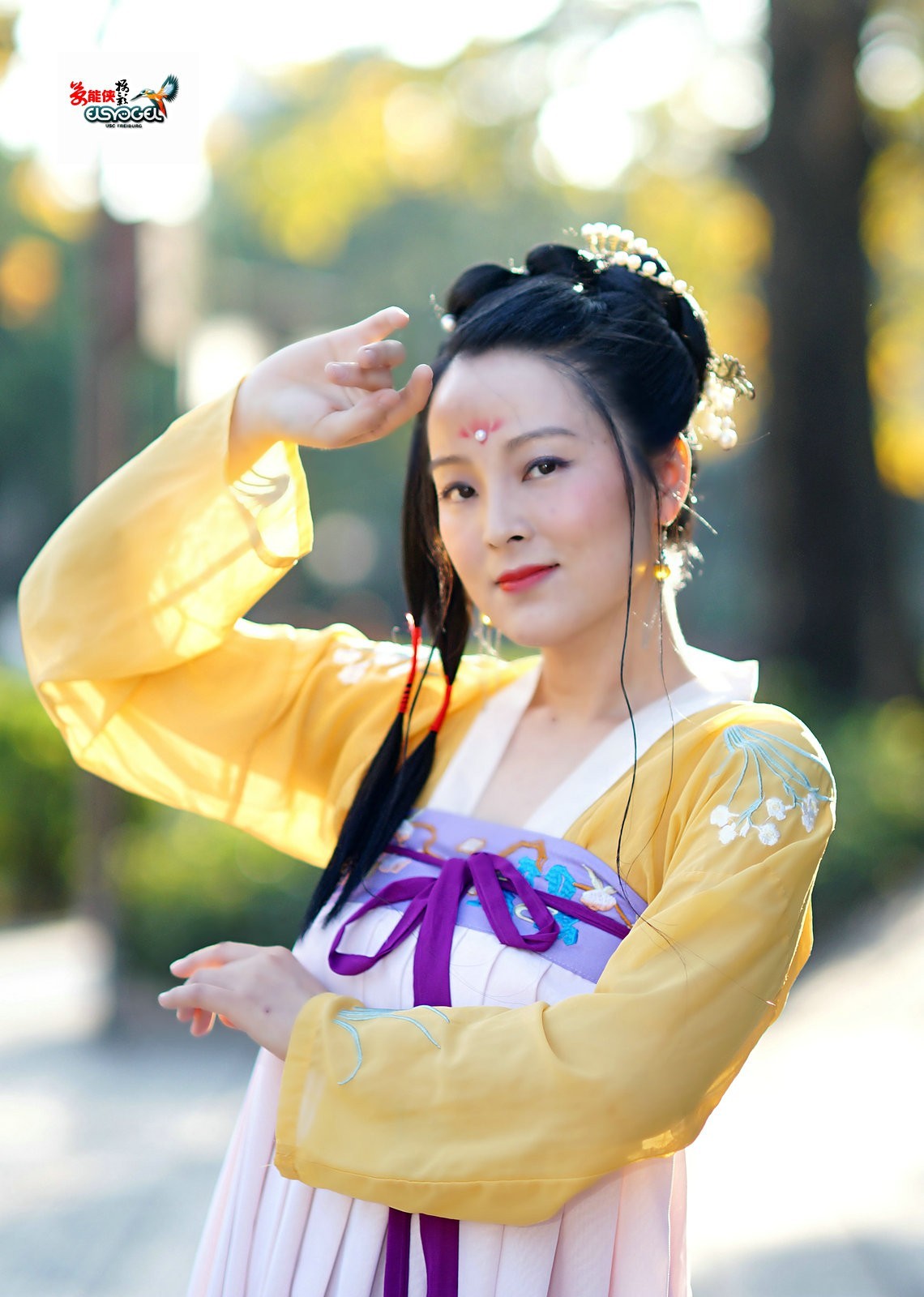 邂逅黄衣美女莎莎