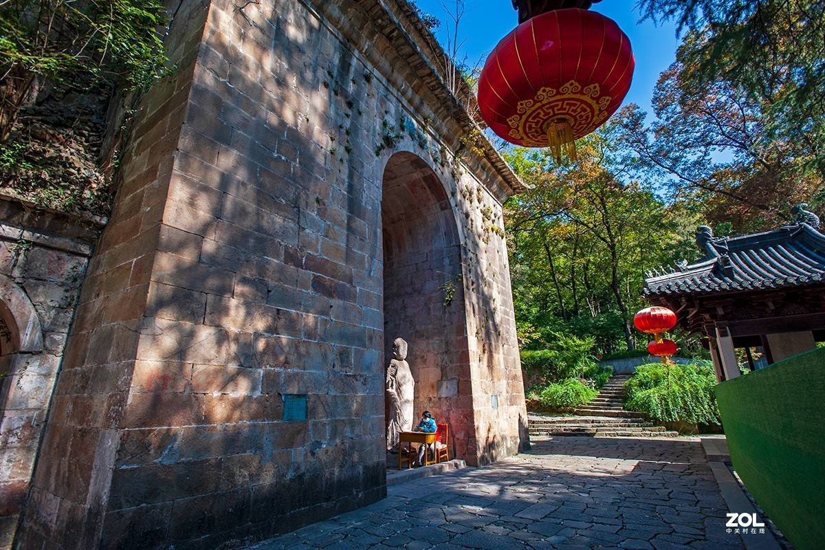栖霞山舍利塔，千佛岩