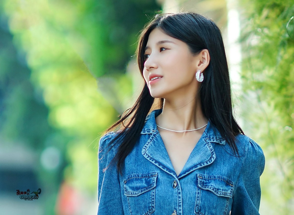 【秋日沙面美女 】---千千