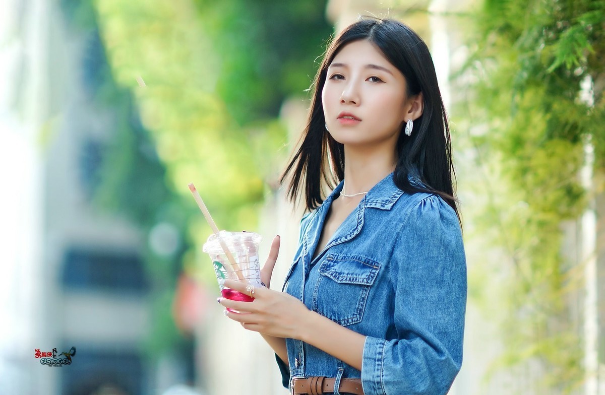 【秋日沙面美女 】---千千