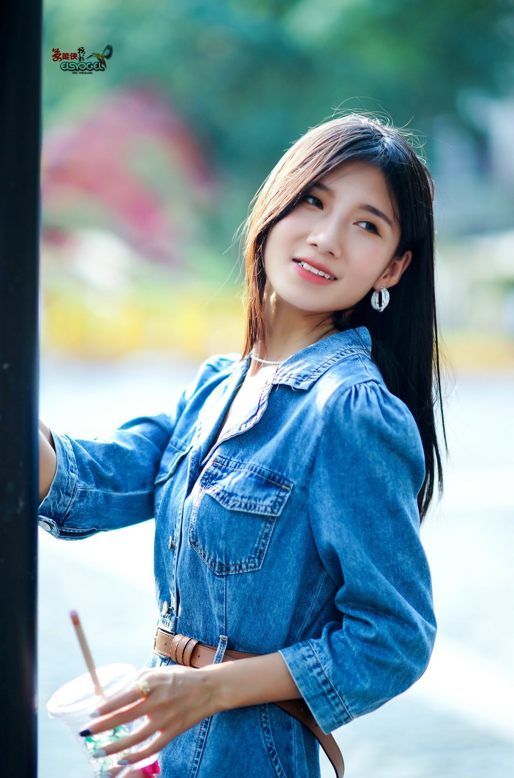 【秋日沙面美女 】---千千