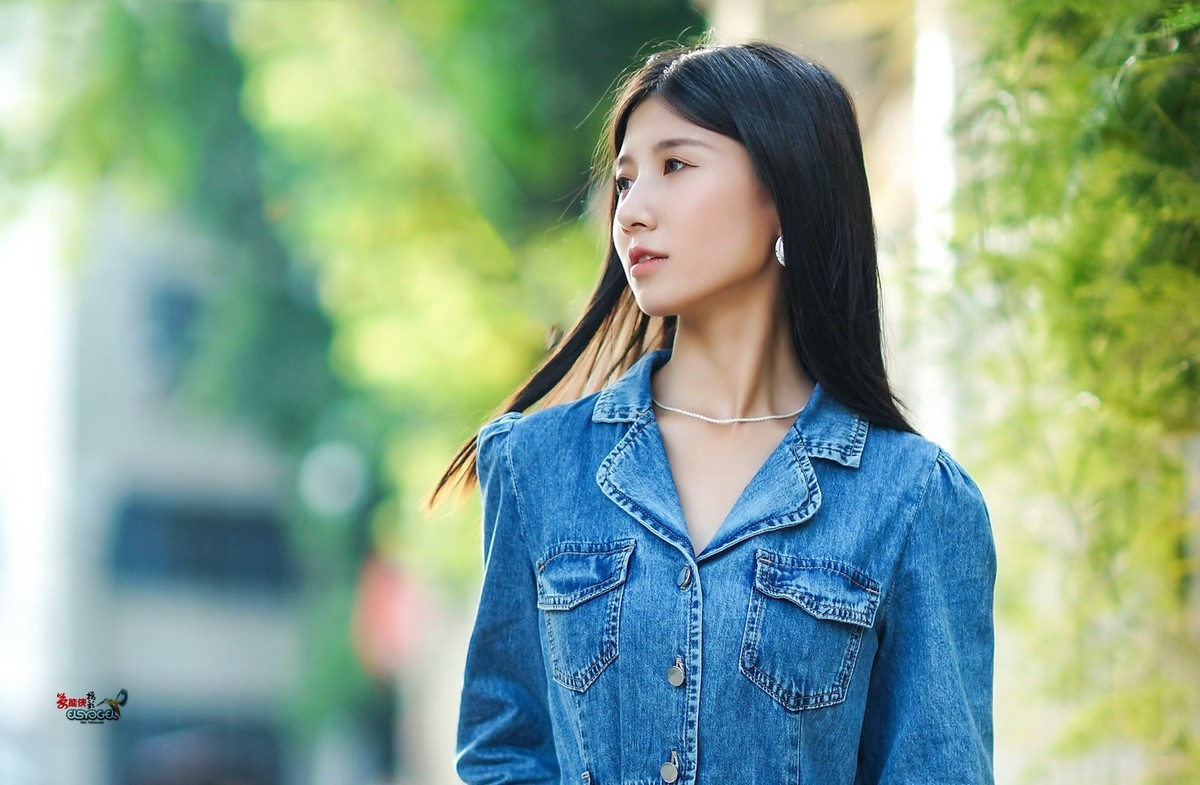 【秋日沙面美女 】---千千