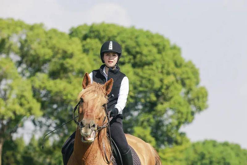 最美是浓烟，看不够的是人间，如期而至的春天，你好