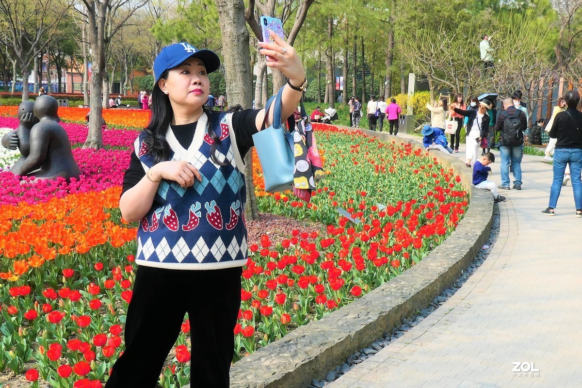 【春之恋】——摄于上海雕塑公园