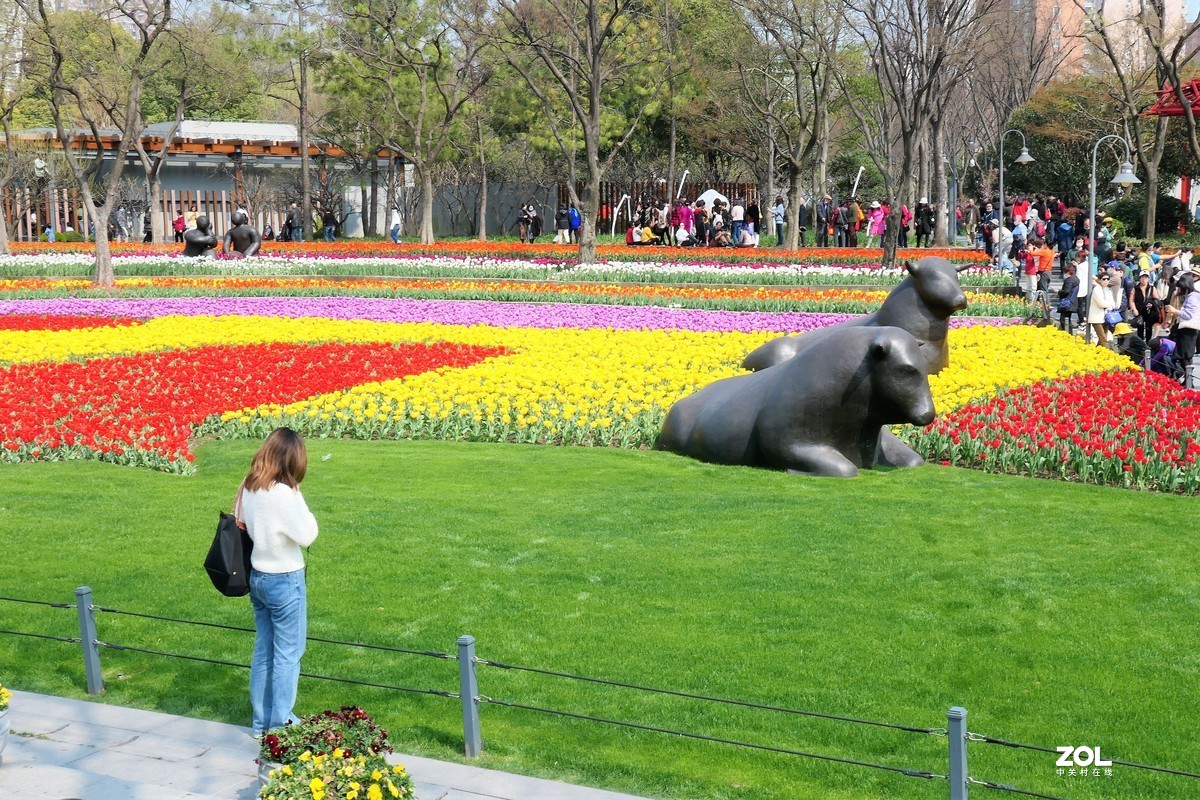 【春之恋】——摄于上海雕塑公园