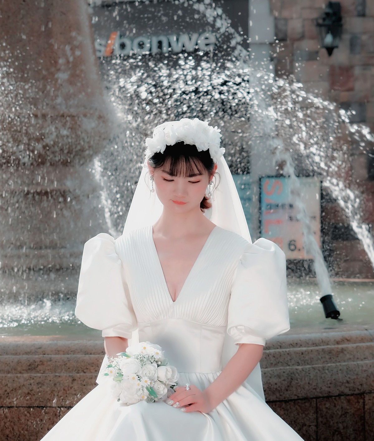 蹭拍婚纱照，祝一对新人相亲相爱幸福永远。