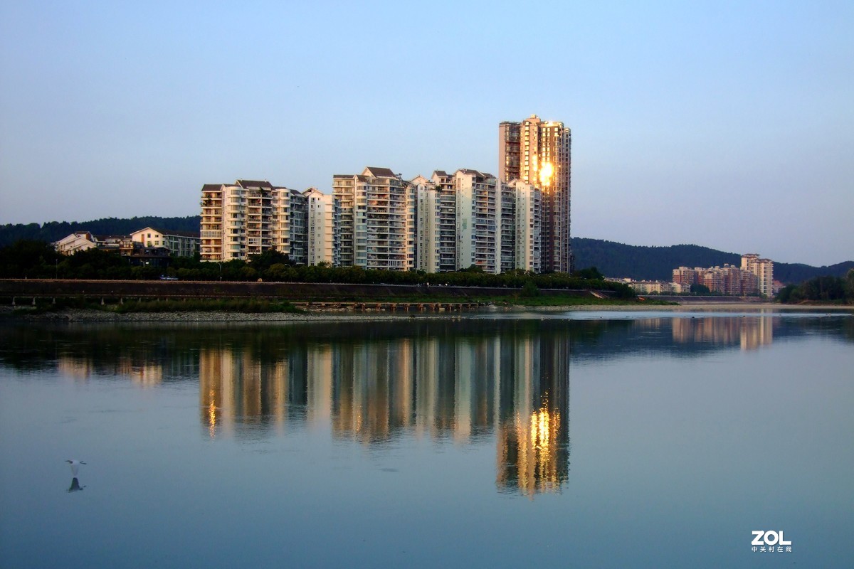 老掉牙的相机，色彩依然非常漂亮，富士反转片色彩模式真美！