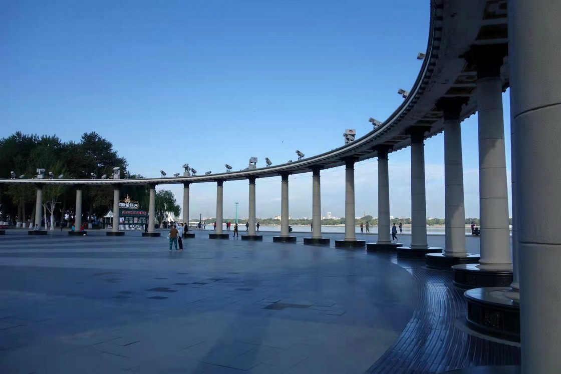 2021-9-18 抗洪纪念碑前面的老字号