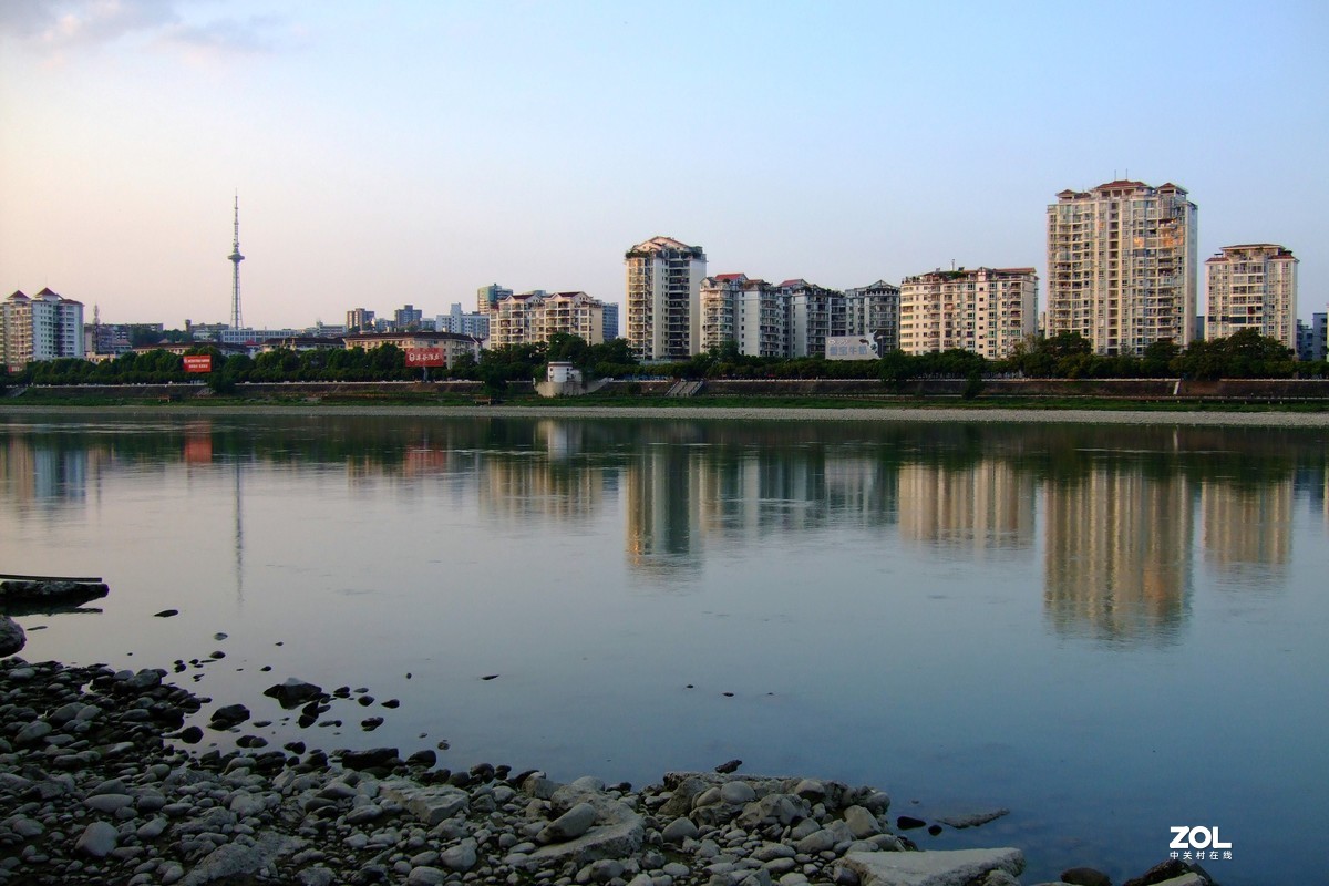 老掉牙的相机，色彩依然非常漂亮，富士反转片色彩模式真美！