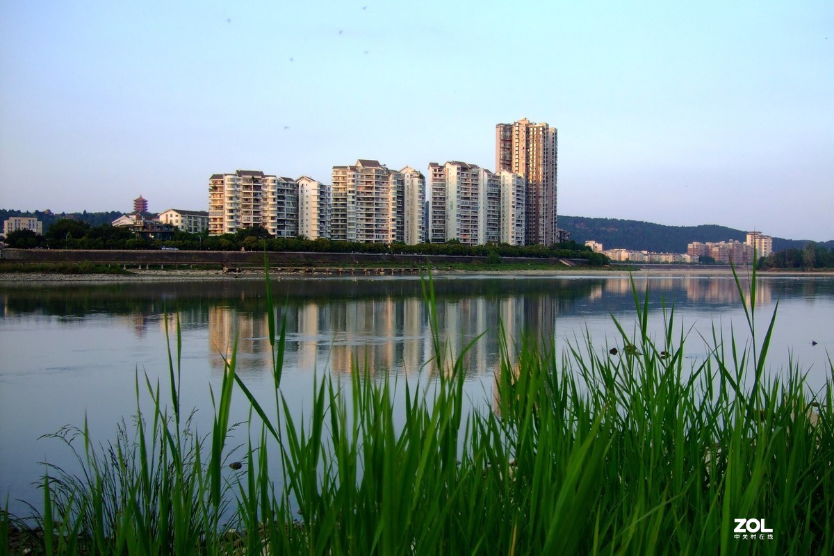 老掉牙的相机，色彩依然非常漂亮，富士反转片色彩模式真美！