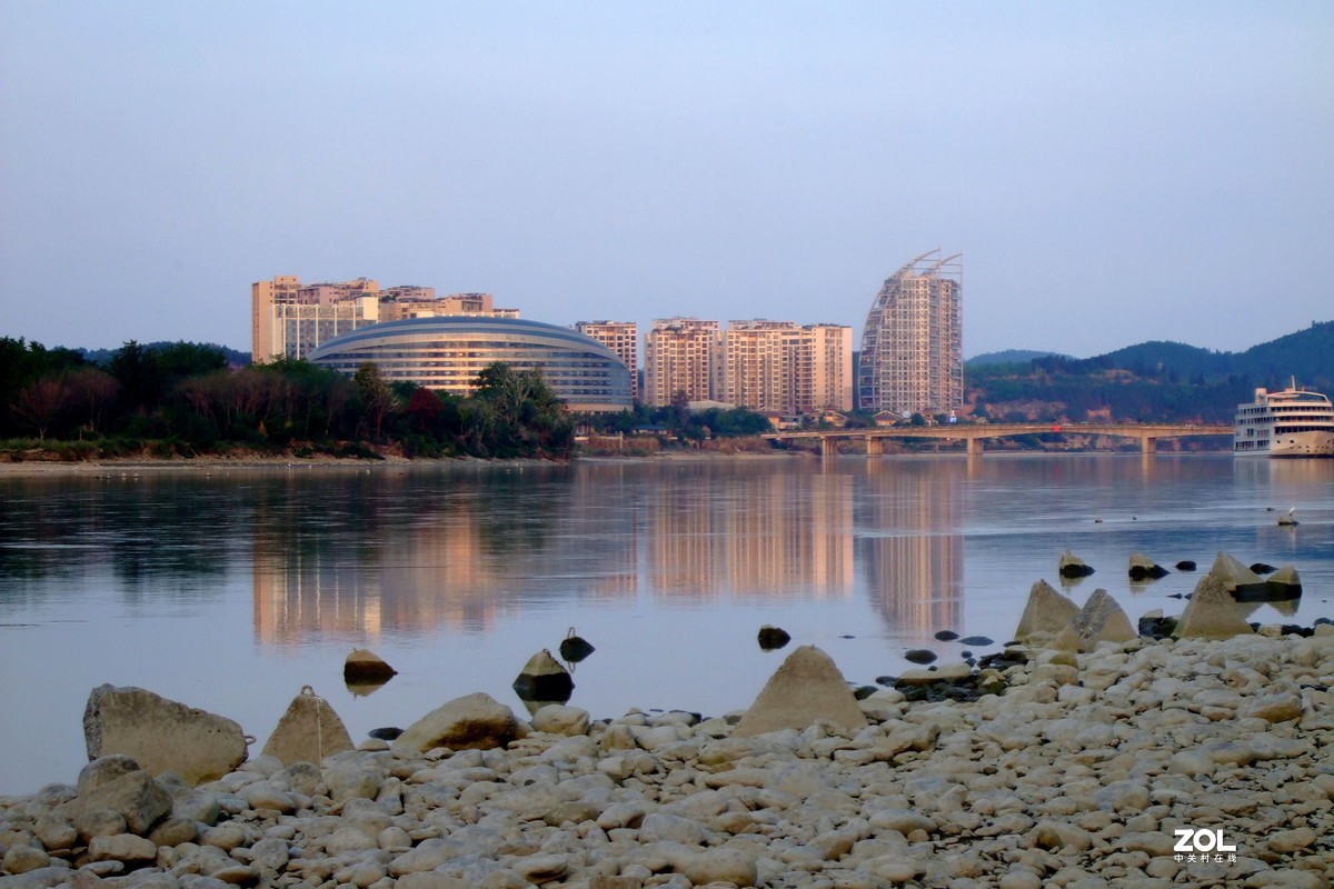 老掉牙的相机，色彩依然非常漂亮，富士反转片色彩模式真美！