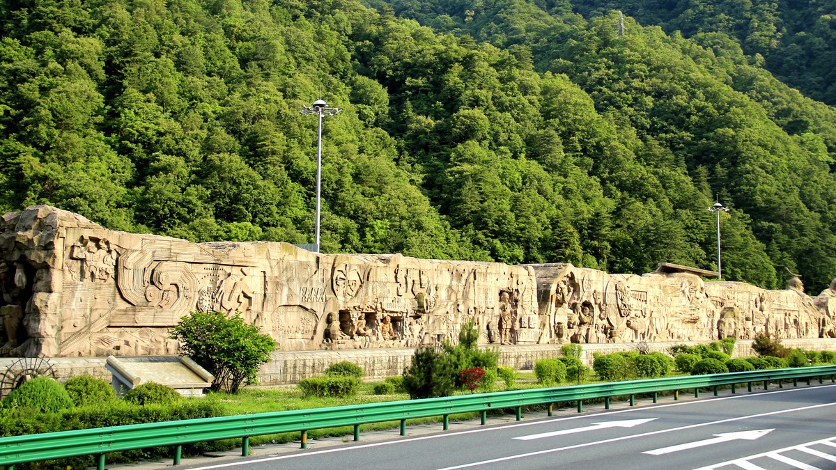 旅途随拍--秦岭服务区