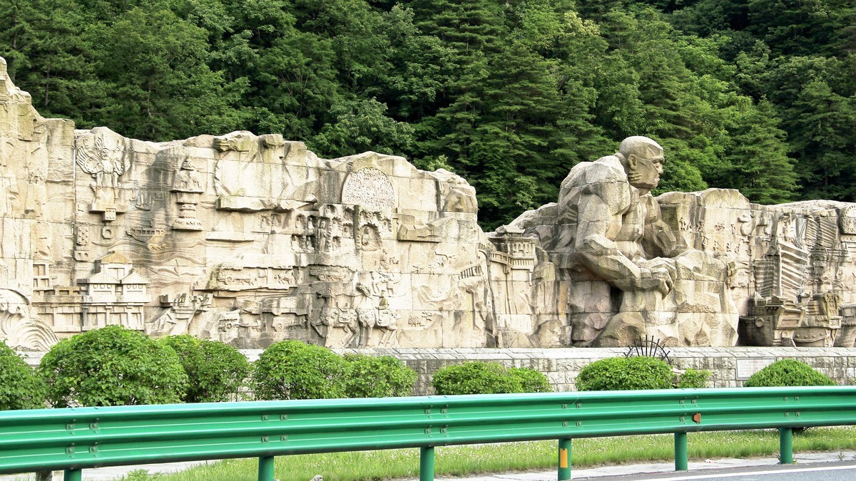 旅途随拍--秦岭服务区