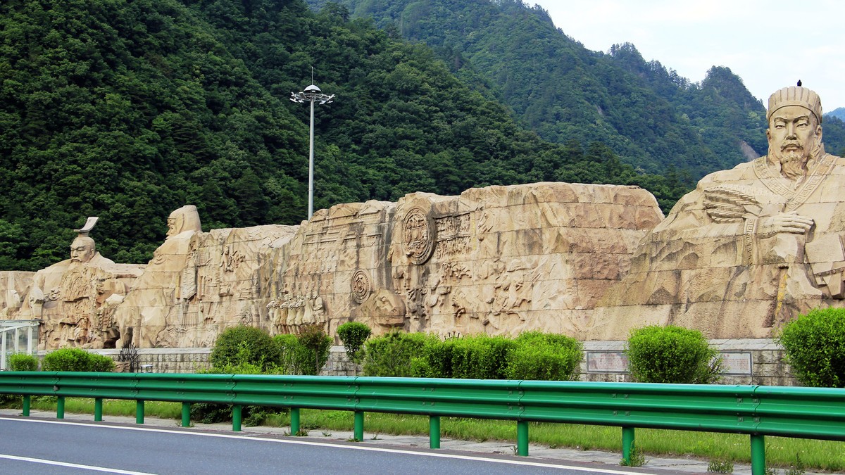 旅途随拍--秦岭服务区