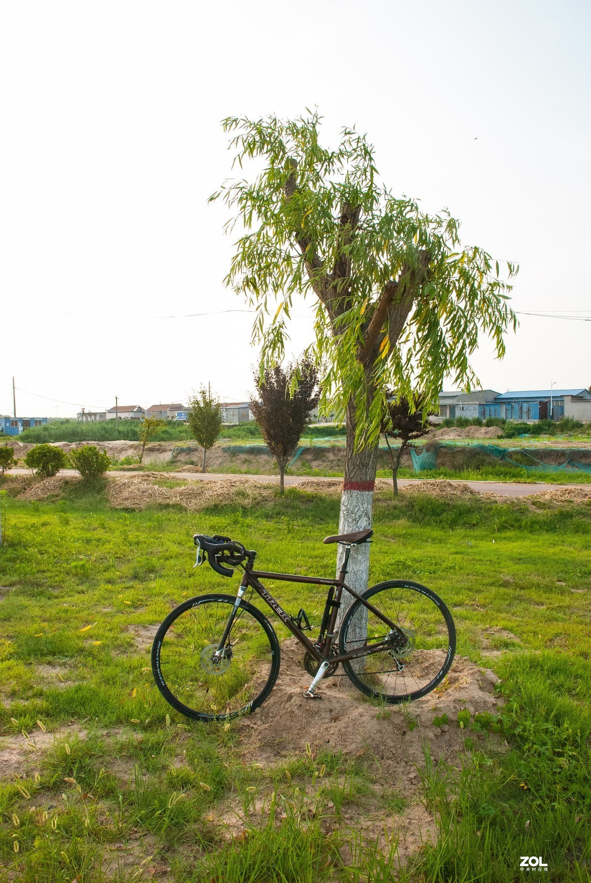 美丽的河畔乡村